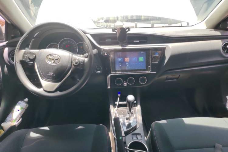 Used Toyota Corolla 2018 1.2T S-CVT GL Smart Enjoyment Version Center Console