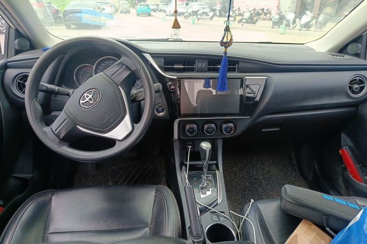 Used Toyota Corolla 2018 1.2T S-CVT GL Smart Enjoyment Version Center Console