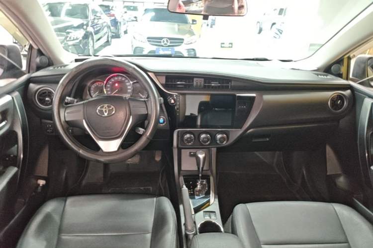 Used Toyota Corolla 2018 1.2T S-CVT GL Smart Enjoyment Version Center Console
