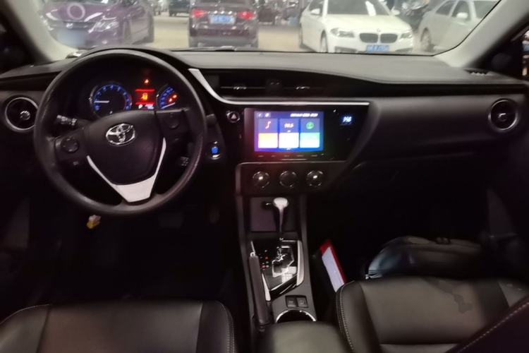 Used Toyota Corolla 2018 1.2T S-CVT GL-i Zhihui Edition Center Console