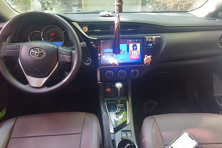 Used Toyota Corolla 2018 1.2T S-CVT GL Smart Enjoyment Version Center Console