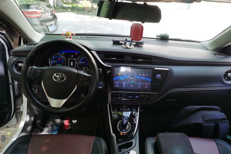 Used Toyota Corolla 2018 Dual-Engine 1.8L E-CVT Smart Edition Center Console