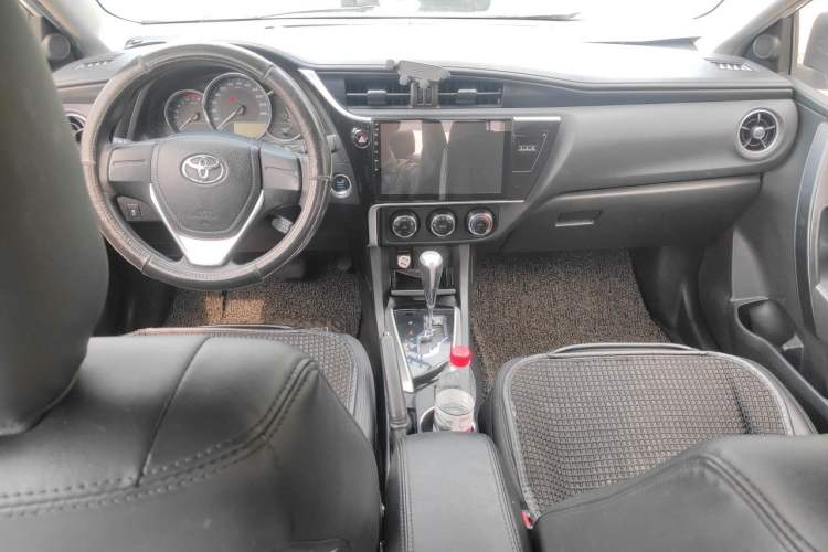 Used Toyota Corolla 2018 1.2T S-CVT GL Smart Enjoyment Version Center Console