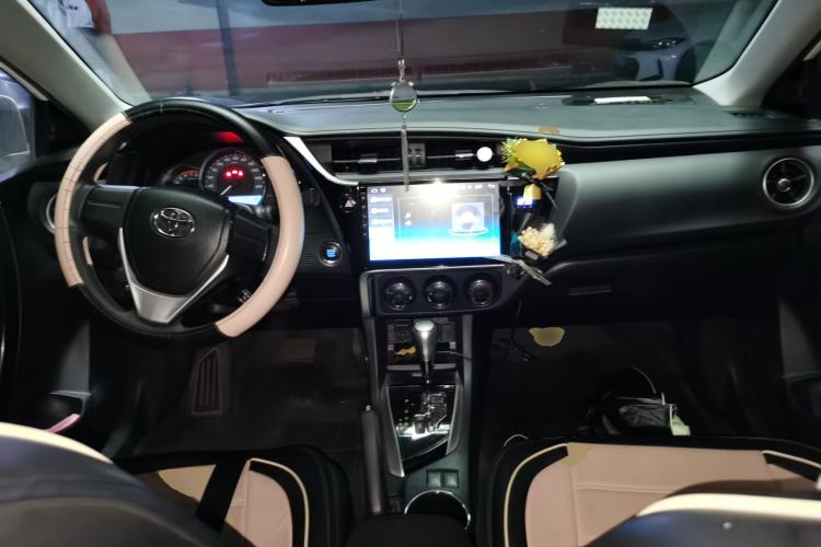 Used Toyota Corolla 2018 1.2T S-CVT GL Smart Enjoyment Version Center Console