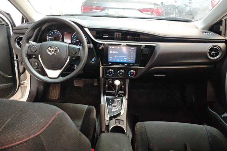 Used Toyota Corolla 2018 1.2T S-CVT GL-i Zhihui Edition Center Console