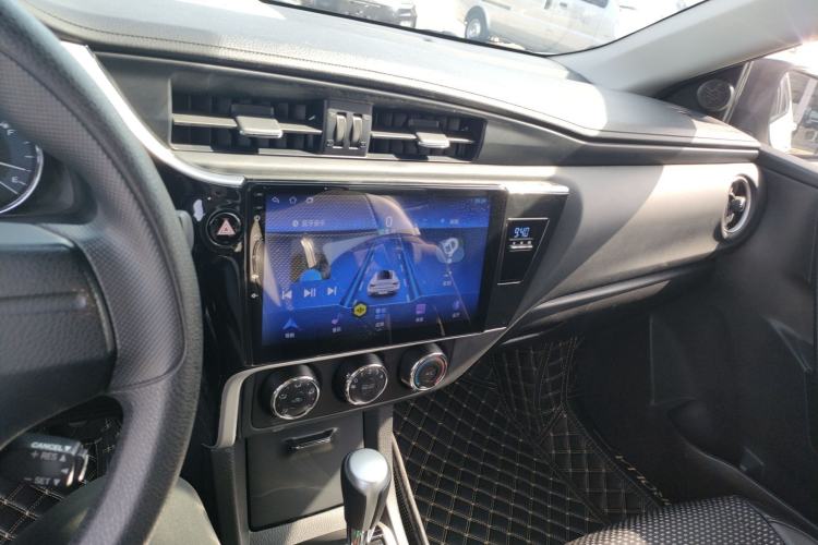 Used Toyota Corolla 2018 1.2T S-CVT GL Smart Enjoyment Version Center Console