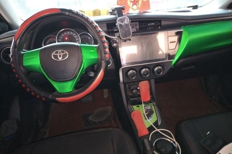 Used Toyota Corolla 2018 1.2T S-CVT GL Smart Enjoyment Version Center Console