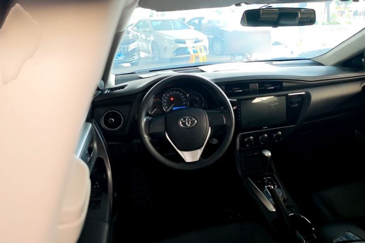 Used Toyota Corolla 2018 1.2T S-CVT GL Smart Enjoyment Version Center Console