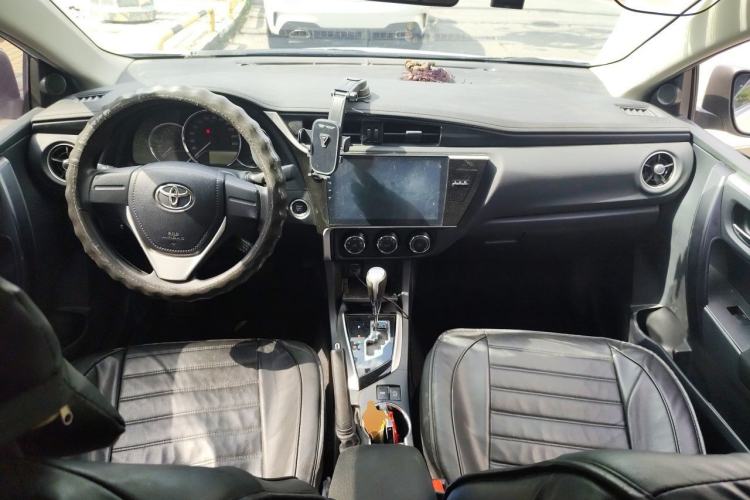 Used Toyota Corolla 2018 1.2T S-CVT GL Smart Enjoyment Version Center Console