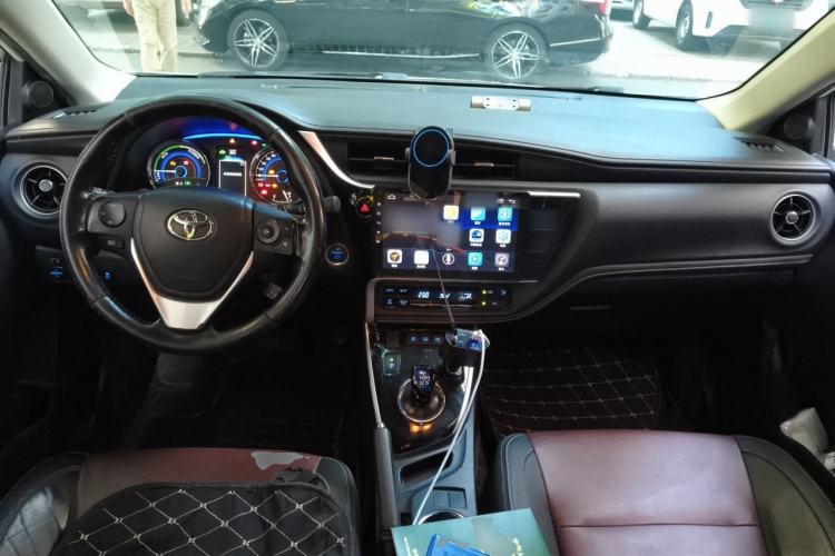 Used Toyota Corolla 2018 Dual-Engine 1.8L E-CVT Smart Edition Center Console