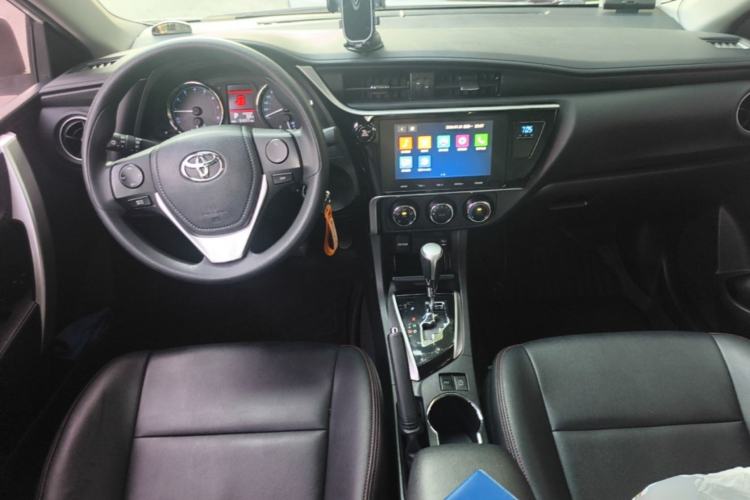 Used Toyota Corolla 2018 1.2T S-CVT GL-i Zhihui Edition Center Console