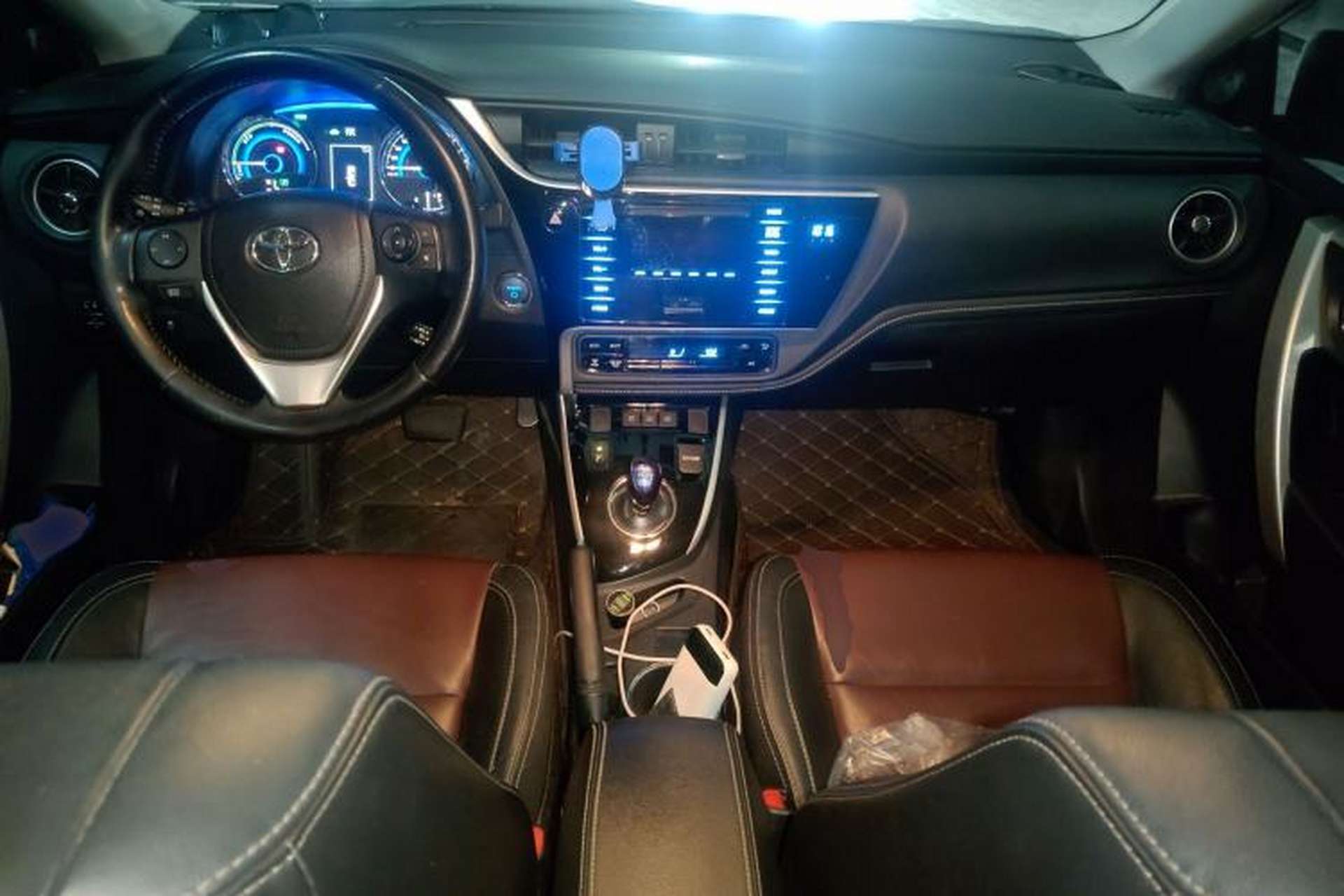 Used Toyota Corolla 2018 Dual-Engine 1.8L E-CVT Smart Edition Center Console