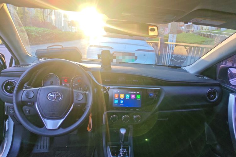Used Toyota Corolla 2018 1.2T S-CVT GL-i Zhihui Edition Center Console