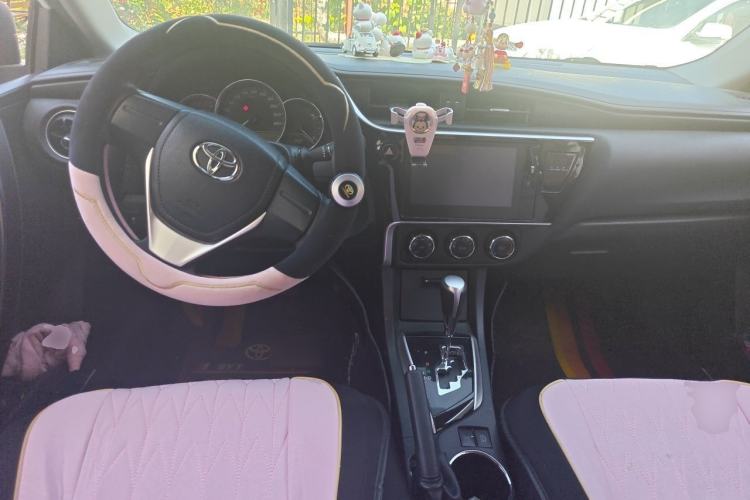 Used Toyota Corolla 2018 1.2T S-CVT GL Smart Enjoyment Version Center Console