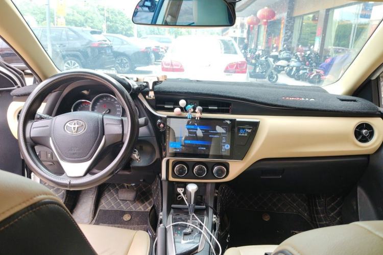 Used Toyota Corolla 2018 1.2T S-CVT GL Smart Enjoyment Version Center Console