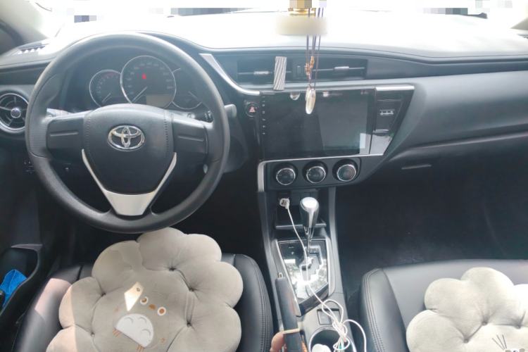 Used Toyota Corolla 2018 1.2T S-CVT GL Smart Enjoyment Version Center Console