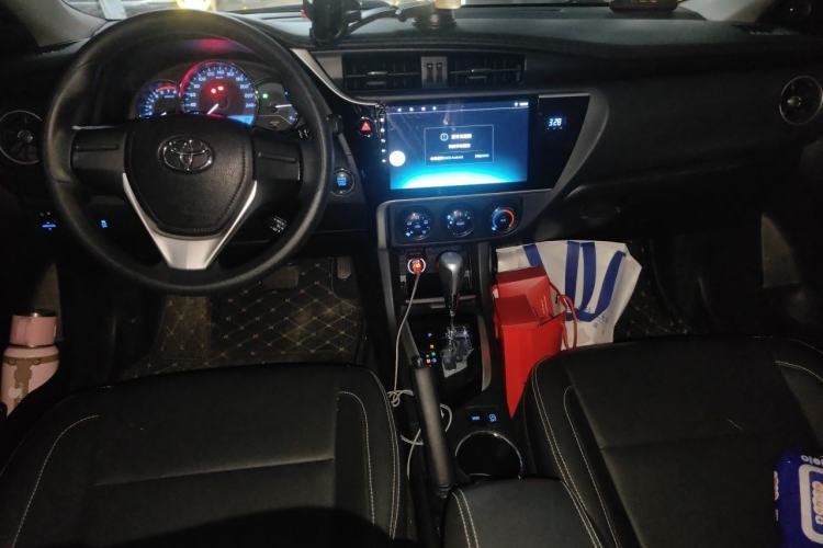 Used Toyota Corolla 2018 1.2T S-CVT GL Smart Enjoyment Version Center Console