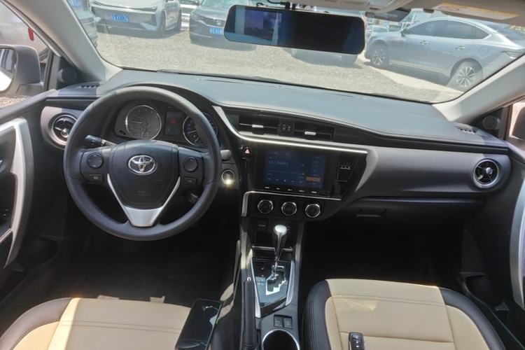 Used Toyota Corolla 2018 1.2T S-CVT GL-i Zhihui Edition Center Console