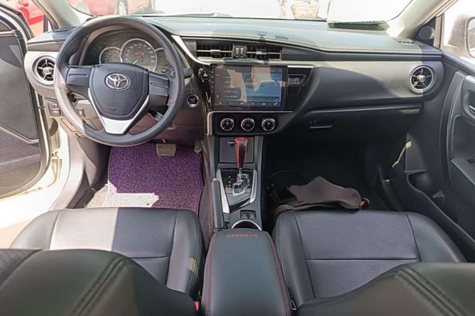 Used Toyota Corolla 2018 1.2T S-CVT GL Smart Enjoyment Version Center Console