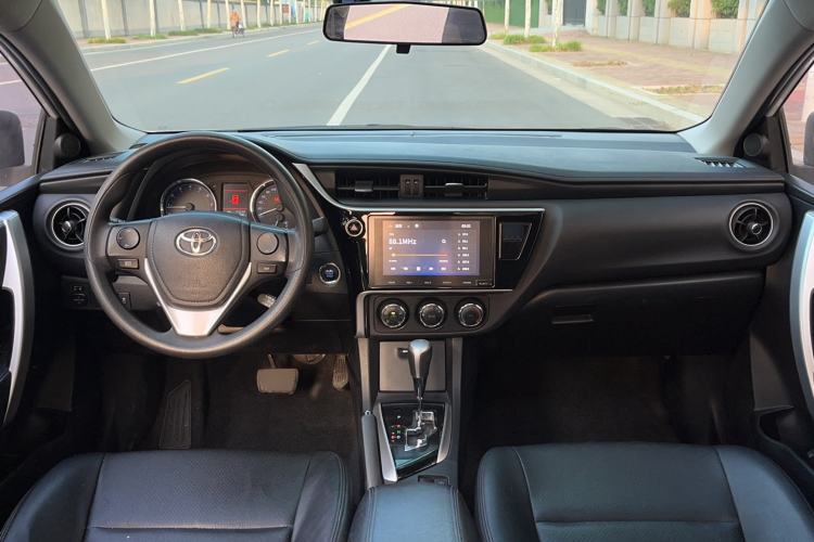 Used Toyota Corolla 2018 1.2T S-CVT GL-i Zhihui Edition Center Console