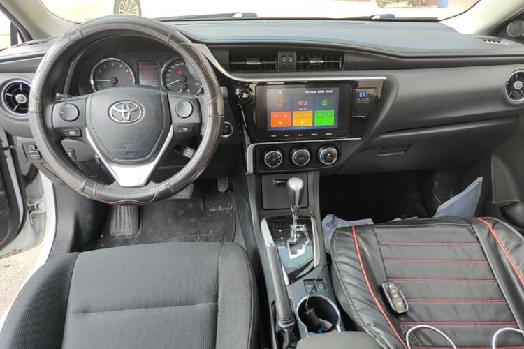 Used Toyota Corolla 2018 1.2T S-CVT GL-i Zhihui Edition Center Console