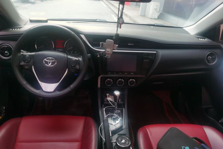 Used Toyota Corolla 2018 1.2T S-CVT GL-i Zhihui Edition Center Console