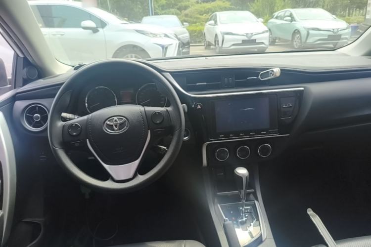 Used Toyota Corolla 2018 1.2T S-CVT GL-i Zhihui Edition Center Console