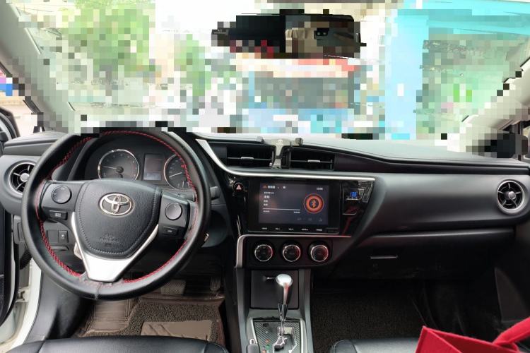 Used Toyota Corolla 2018 1.2T S-CVT GL Smart Enjoyment Version Center Console