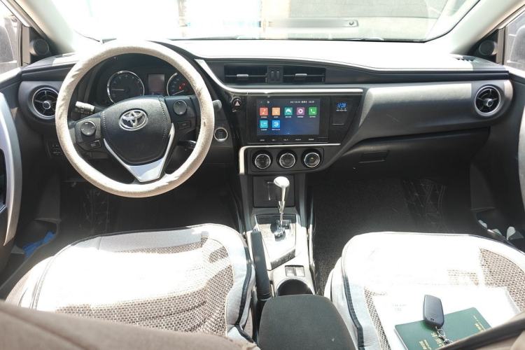 Used Toyota Corolla 2018 1.2T S-CVT GL-i Zhihui Edition Center Console