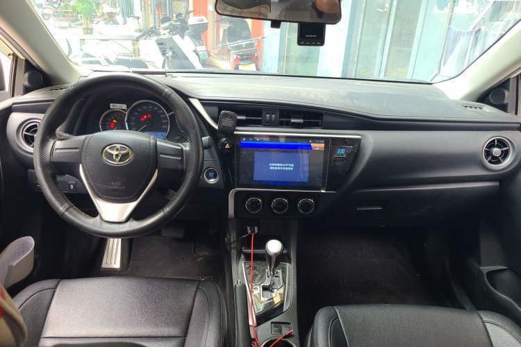 Used Toyota Corolla 2018 1.2T S-CVT GL Smart Enjoyment Version Center Console