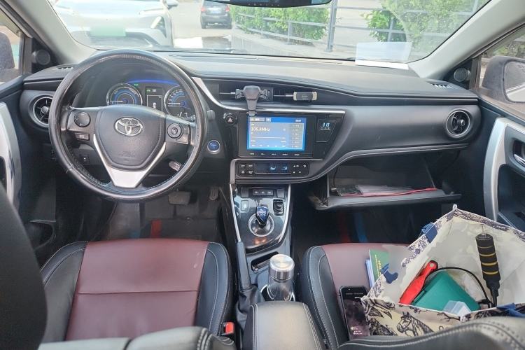 Used Toyota Corolla 2018 Dual-Engine 1.8L E-CVT Smart Edition Center Console