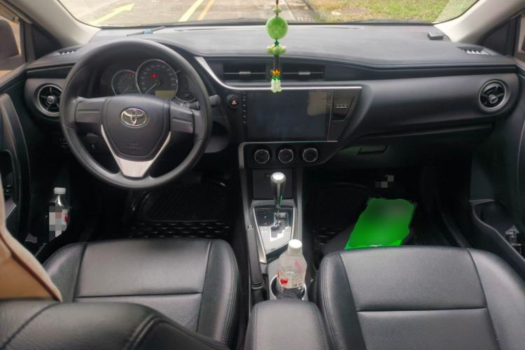 Used Toyota Corolla 2018 1.2T S-CVT GL Smart Enjoyment Version Center Console