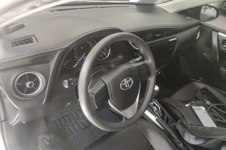 Used Toyota Corolla 2018 1.2T S-CVT GL Smart Enjoyment Version Center Console