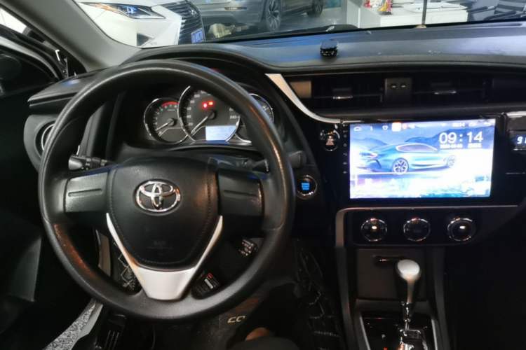 Used Toyota Corolla 2018 1.2T S-CVT GL Smart Enjoyment Version Center Console