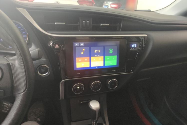 Used Toyota Corolla 2018 1.2T S-CVT GL-i Zhihui Edition Center Console