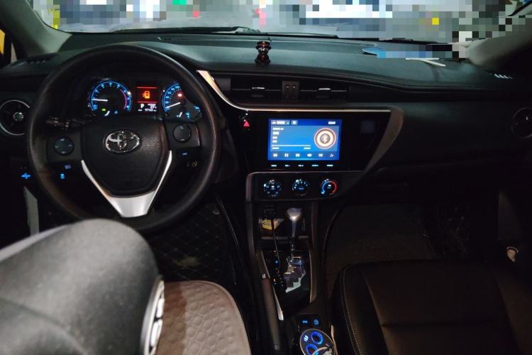 Used Toyota Corolla 2018 1.2T S-CVT GL-i Zhihui Edition Center Console