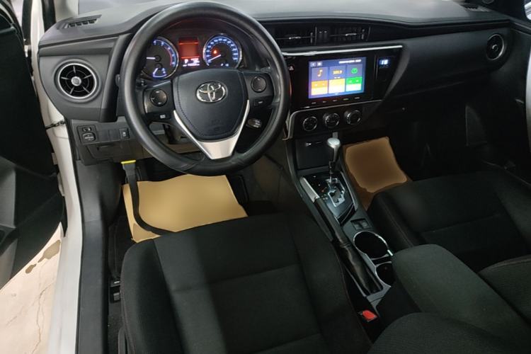 Used Toyota Corolla 2018 1.2T S-CVT GL-i Zhihui Edition Center Console
