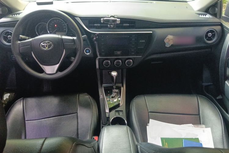 Used Toyota Corolla 2018 1.2T S-CVT GL Smart Enjoyment Version Center Console