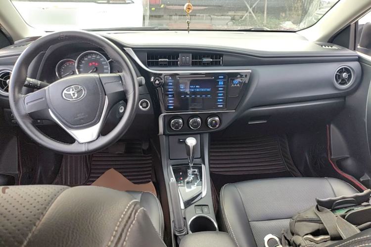 Used Toyota Corolla 2018 1.2T S-CVT GL Smart Enjoyment Version Center Console