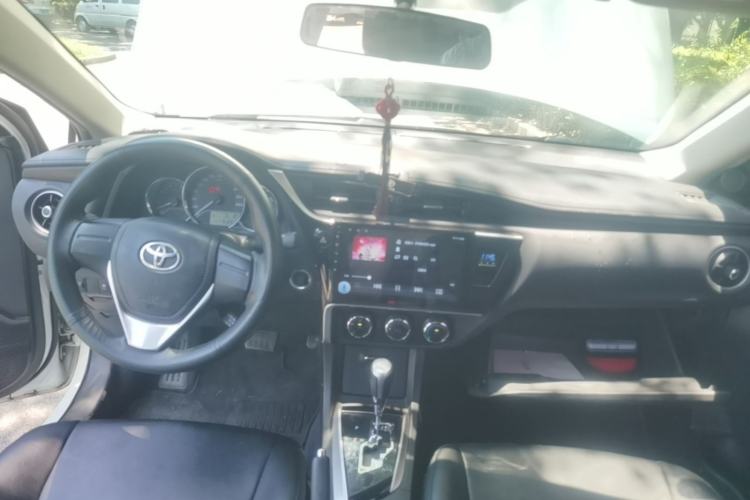 Used Toyota Corolla 2018 1.2T S-CVT GL Smart Enjoyment Version Center Console