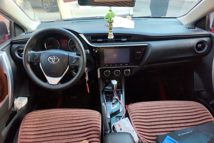 Used Toyota Corolla 2018 1.2T S-CVT GL-i Zhihui Edition Center Console