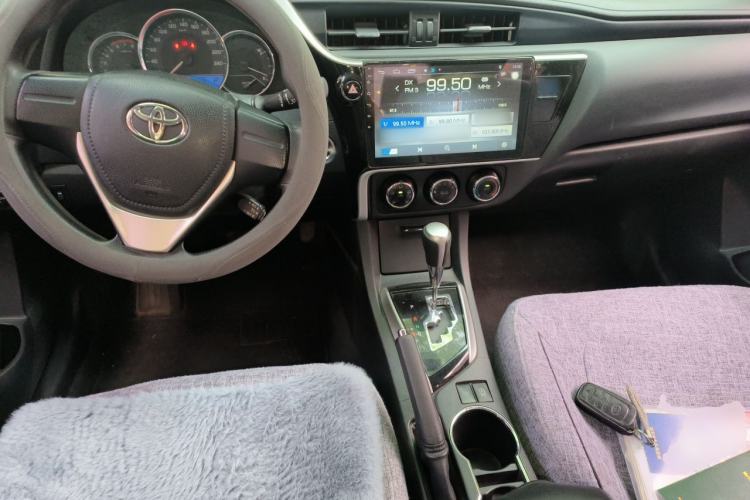 Used Toyota Corolla 2018 1.2T S-CVT GL Smart Enjoyment Version Center Console