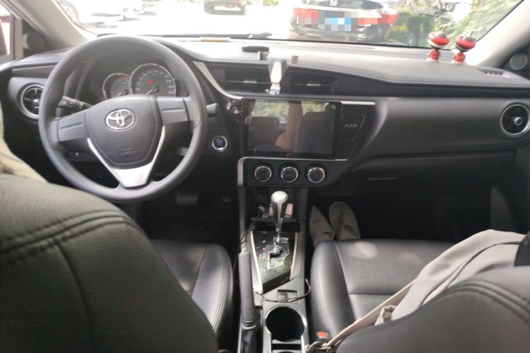 Used Toyota Corolla 2018 1.2T S-CVT GL Smart Enjoyment Version Center Console