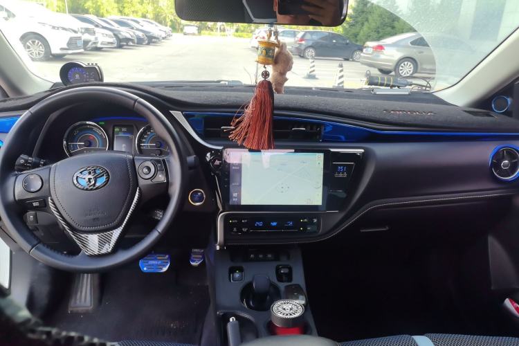 Used Toyota Corolla 2018 Dual-Engine 1.8L E-CVT Smart Edition Center Console