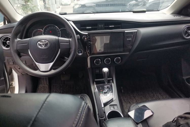 Used Toyota Corolla 2018 1.2T S-CVT GL-i Zhihui Edition Center Console