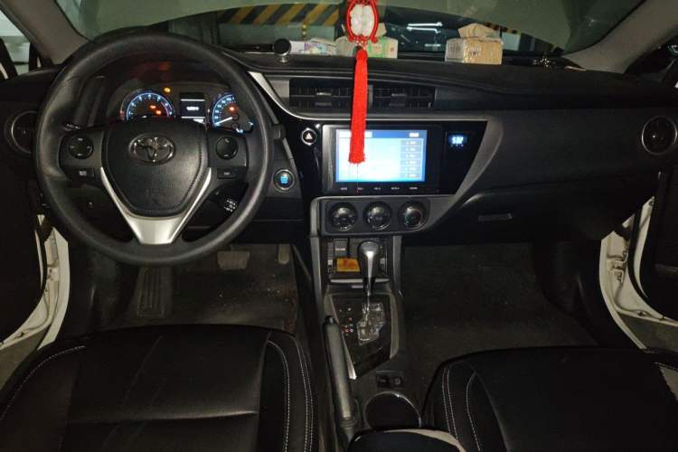 Used Toyota Corolla 2018 1.2T S-CVT GL-i Zhihui Edition Center Console