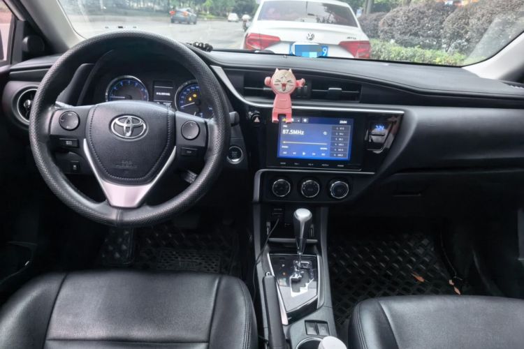 Used Toyota Corolla 2018 1.2T S-CVT GL-i Zhihui Edition Center Console