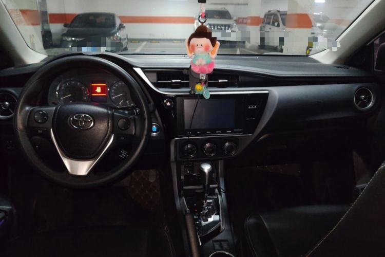 Used Toyota Corolla 2018 1.2T S-CVT GL-i Zhihui Edition Center Console