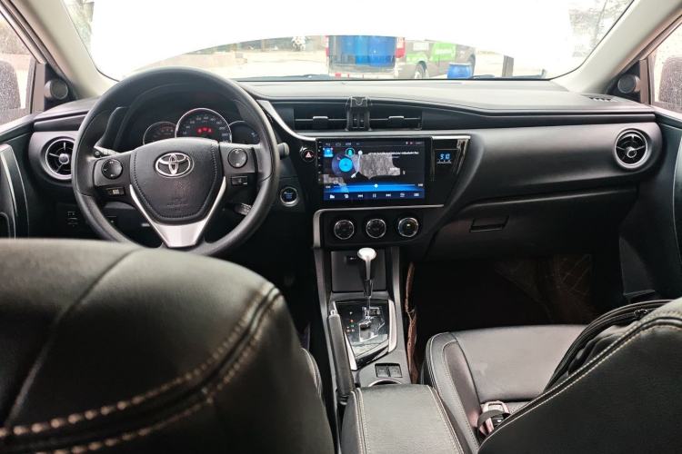 Used Toyota Corolla 2018 1.2T S-CVT GL Smart Enjoyment Version Center Console