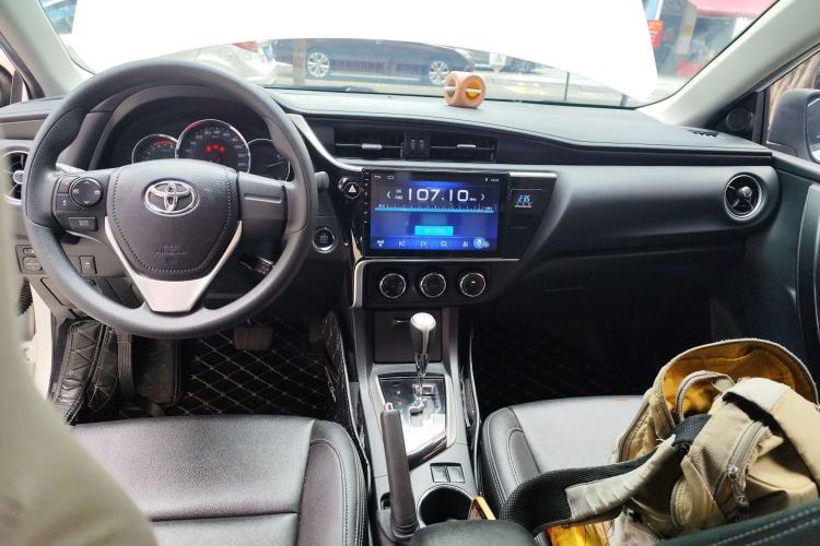 Used Toyota Corolla 2018 1.2T S-CVT GL Smart Enjoyment Version Center Console
